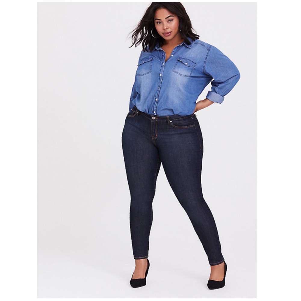 Torrid Mid-rise curvy skinny jean 💞